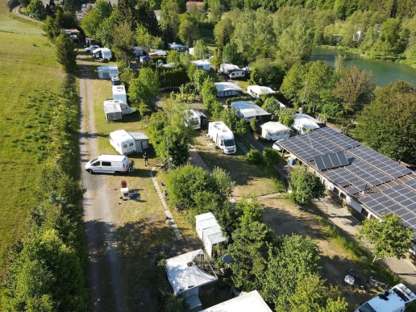 Luftaufnahme des Campingplatzes Bahrenberg in Willingen