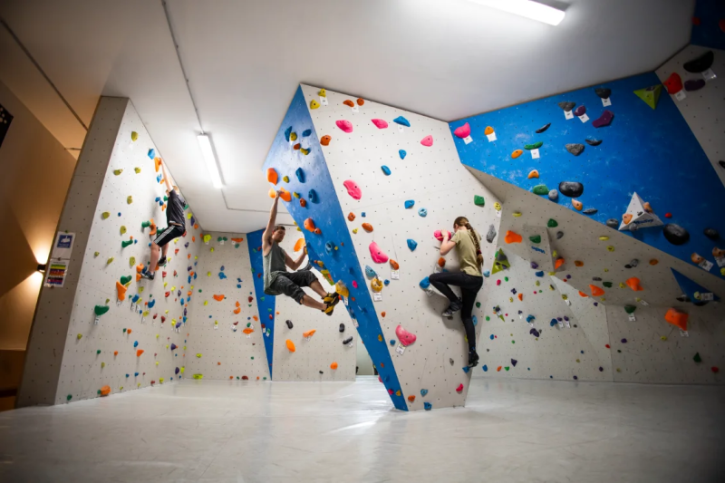 Kletterwand in der Kletterhalle der Freizeitwelt Willingen
